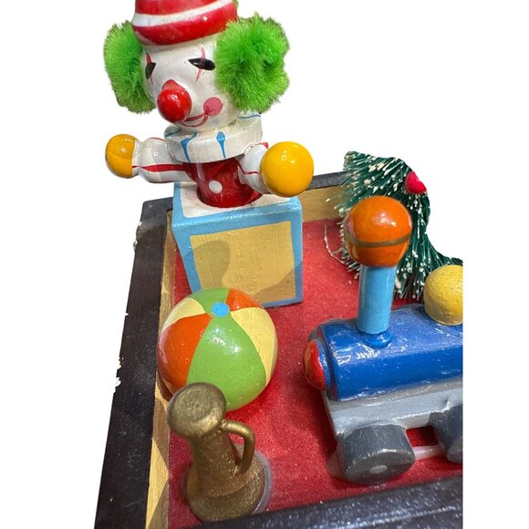 Holliday Themed Vintage Dancing Clown Wooden Music Box With Christmas Tree And T - Picture 10 of 10